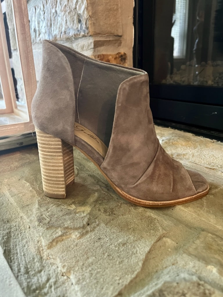 Luxury 42 Gold Loyalty Peep Hole Bootie